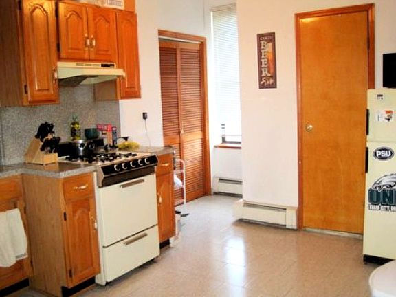 Modern Appliances + Cabinets