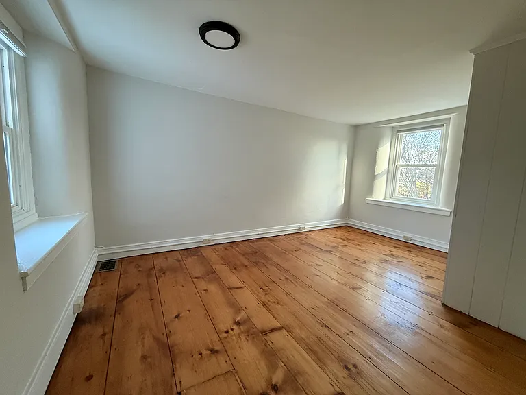 631 Penns Park Rd — Photo 10