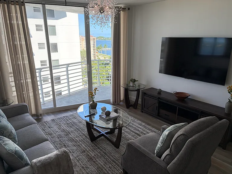 1551 N Flagler Dr #905 — Photo 7