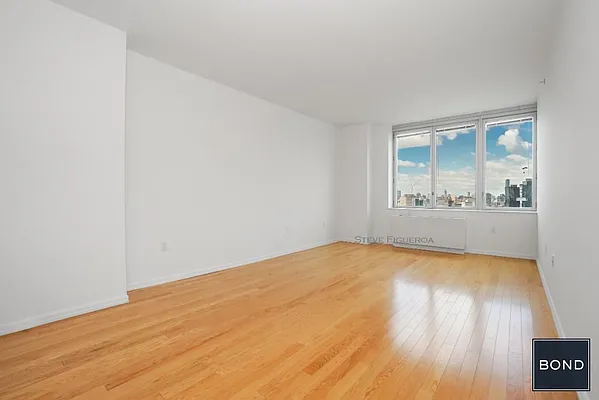 Rented by Bond New York | media 2