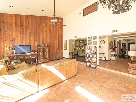 2nd image of 142 Orange Grove Dr
