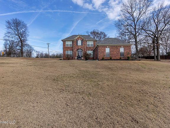2nd image of 1970 Planters Dr