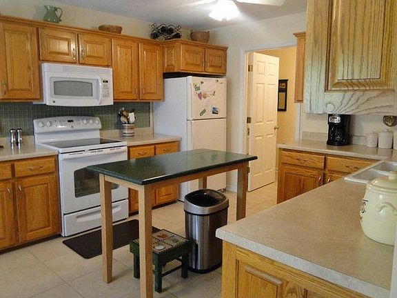 5th image of 1418 W Riverside Dr