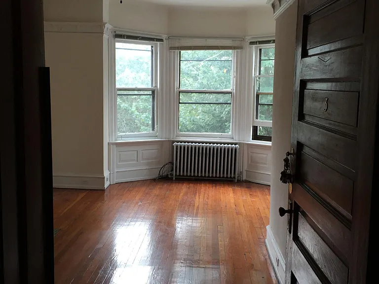 4211 Pine St #2F — Photo 2