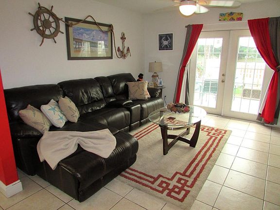 3rd image of 5813 Dewberry Way