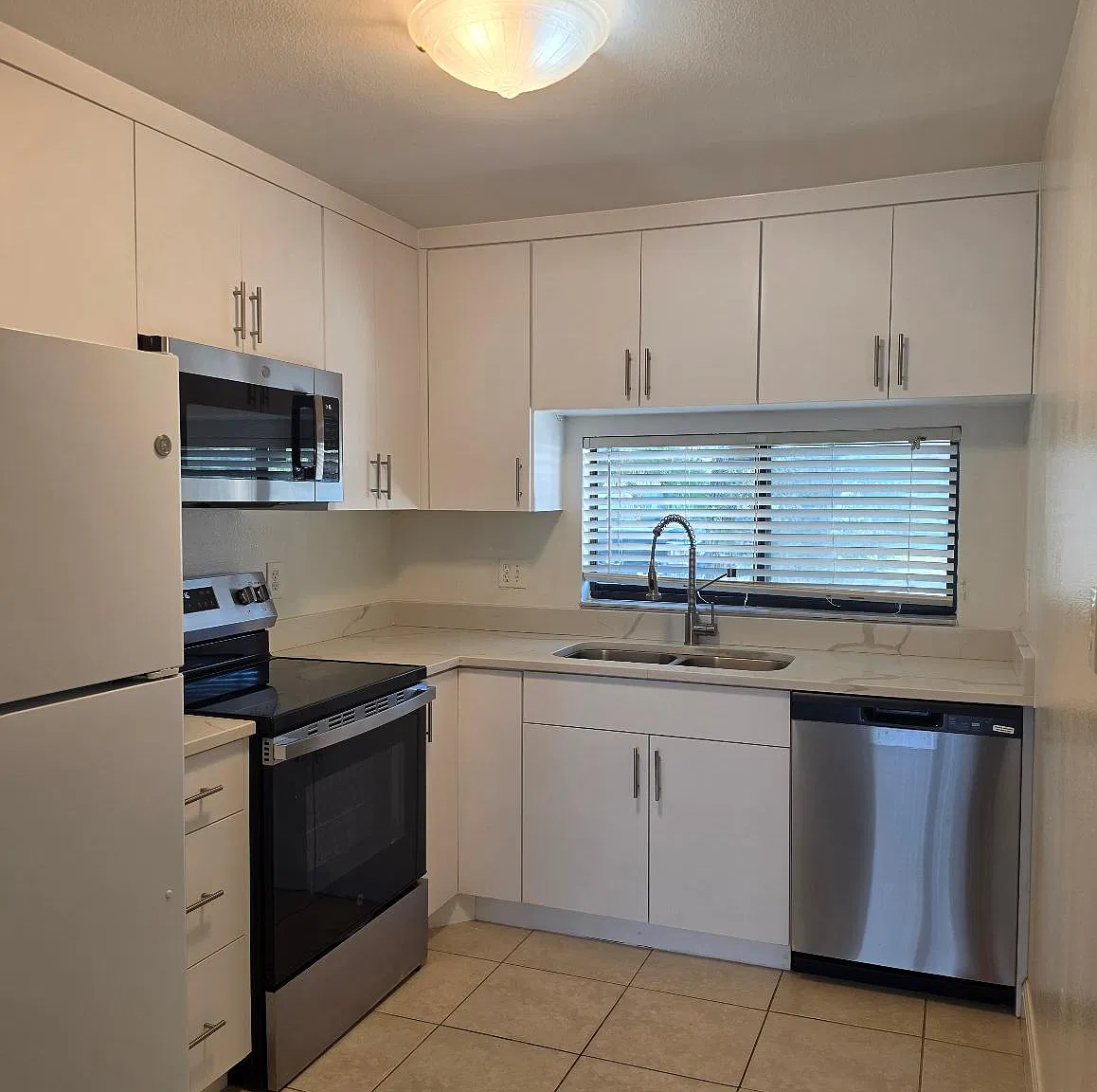 2 bed, 1120 sqft, $1,950 — Photo 2