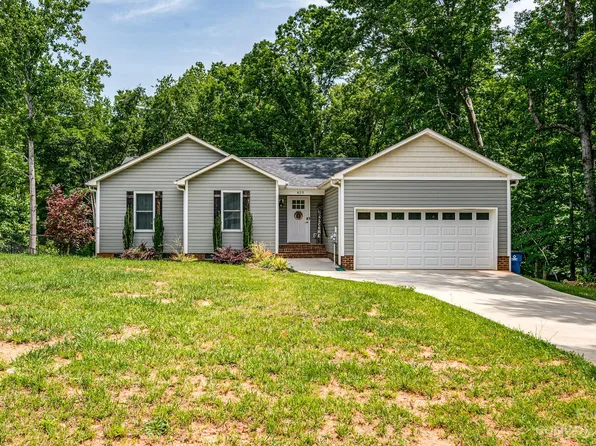 823 Limerick Dr, Dallas, NC 28034