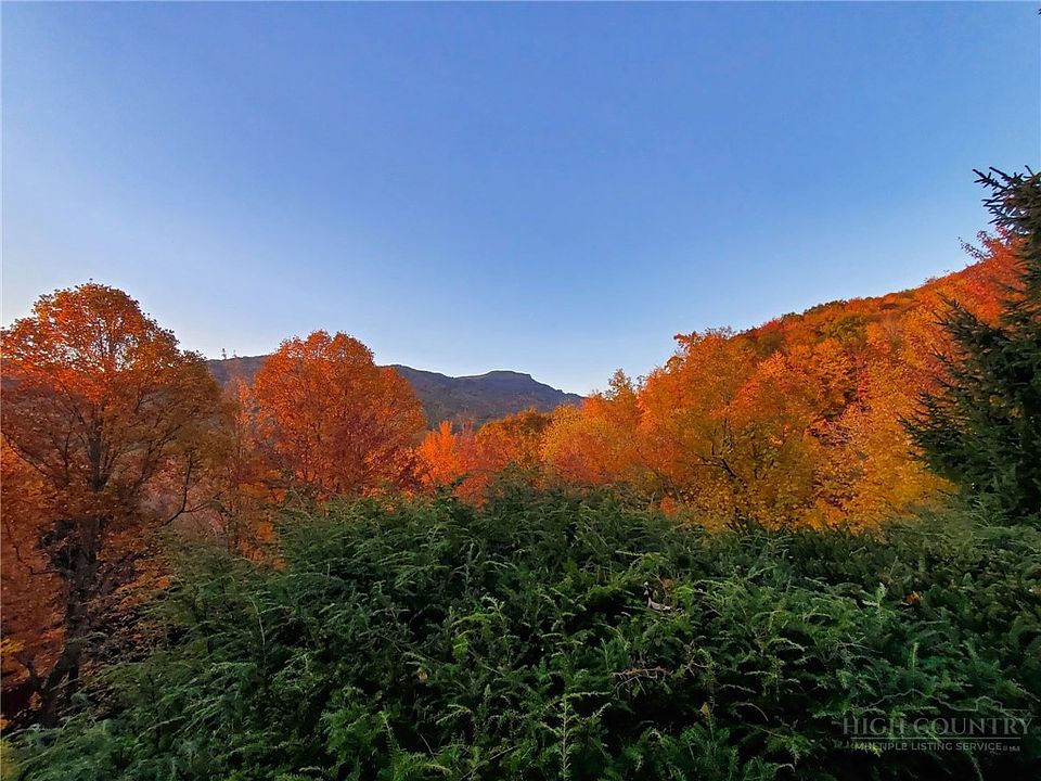 1st image of 260 Woodwinds Lane