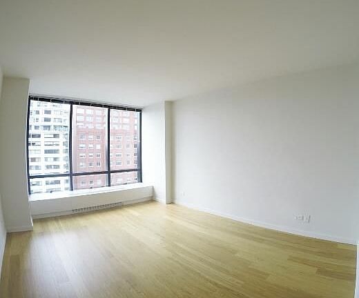 5th image of 525 E 72nd St APT 15I
