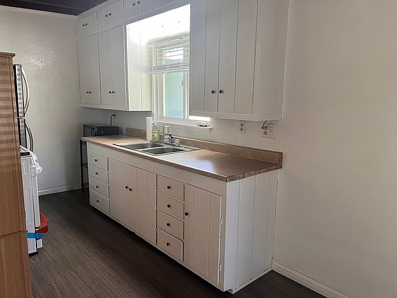3rd image of 253 Ashvale Dr
