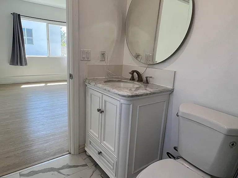 527 N Soldano Ave #527 — Photo 11