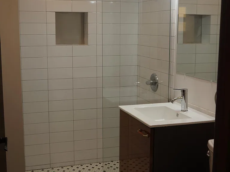 2107 N Spaulding Ave — Photo 16