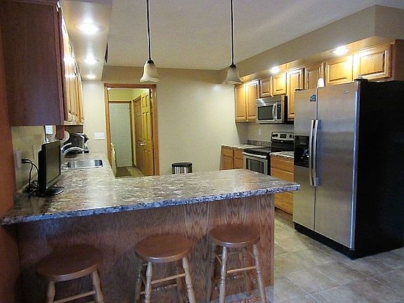 3rd image of 222 Grandview Ave