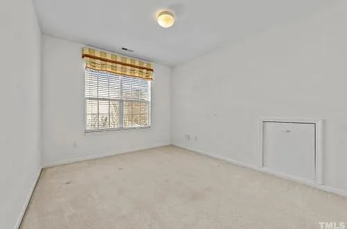 8 Chownings St — Photo 2