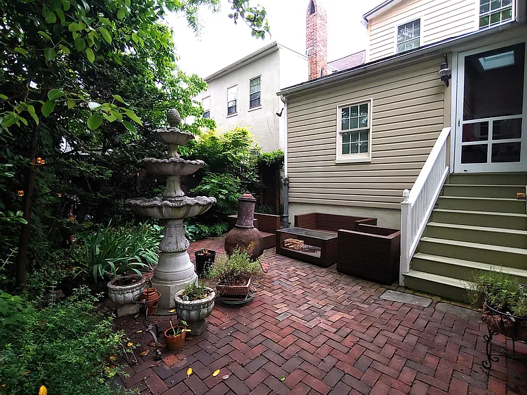 30 Cornhill St — Photo 19