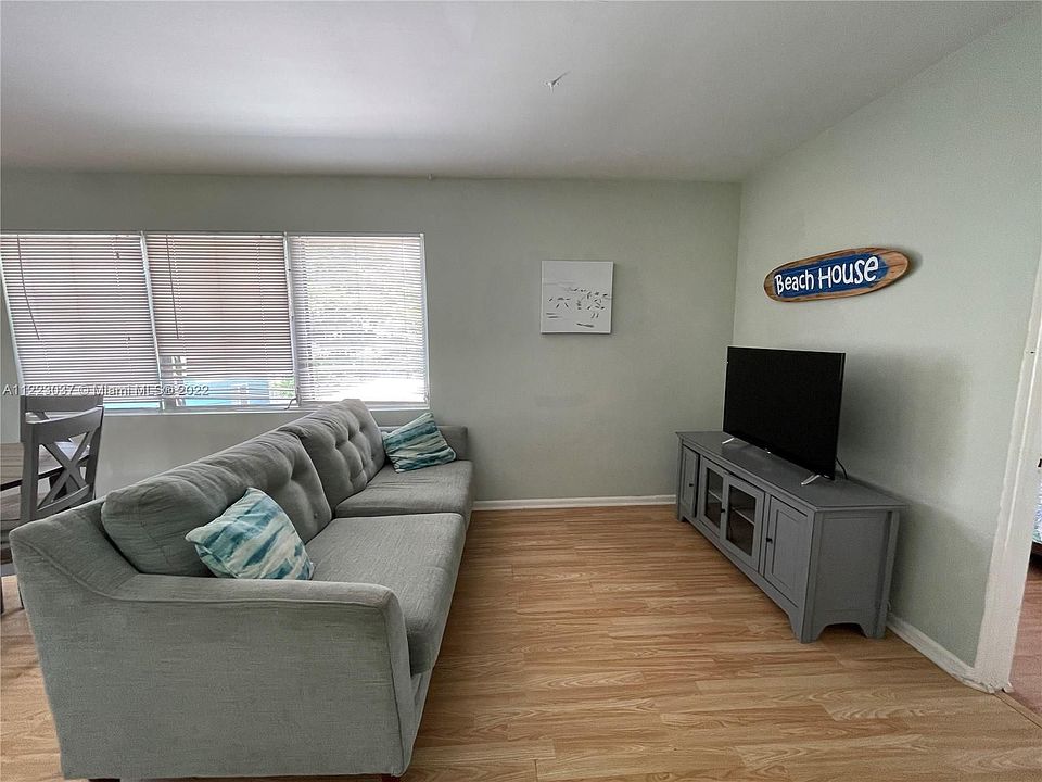 1st image of 611 N L St APT 3
