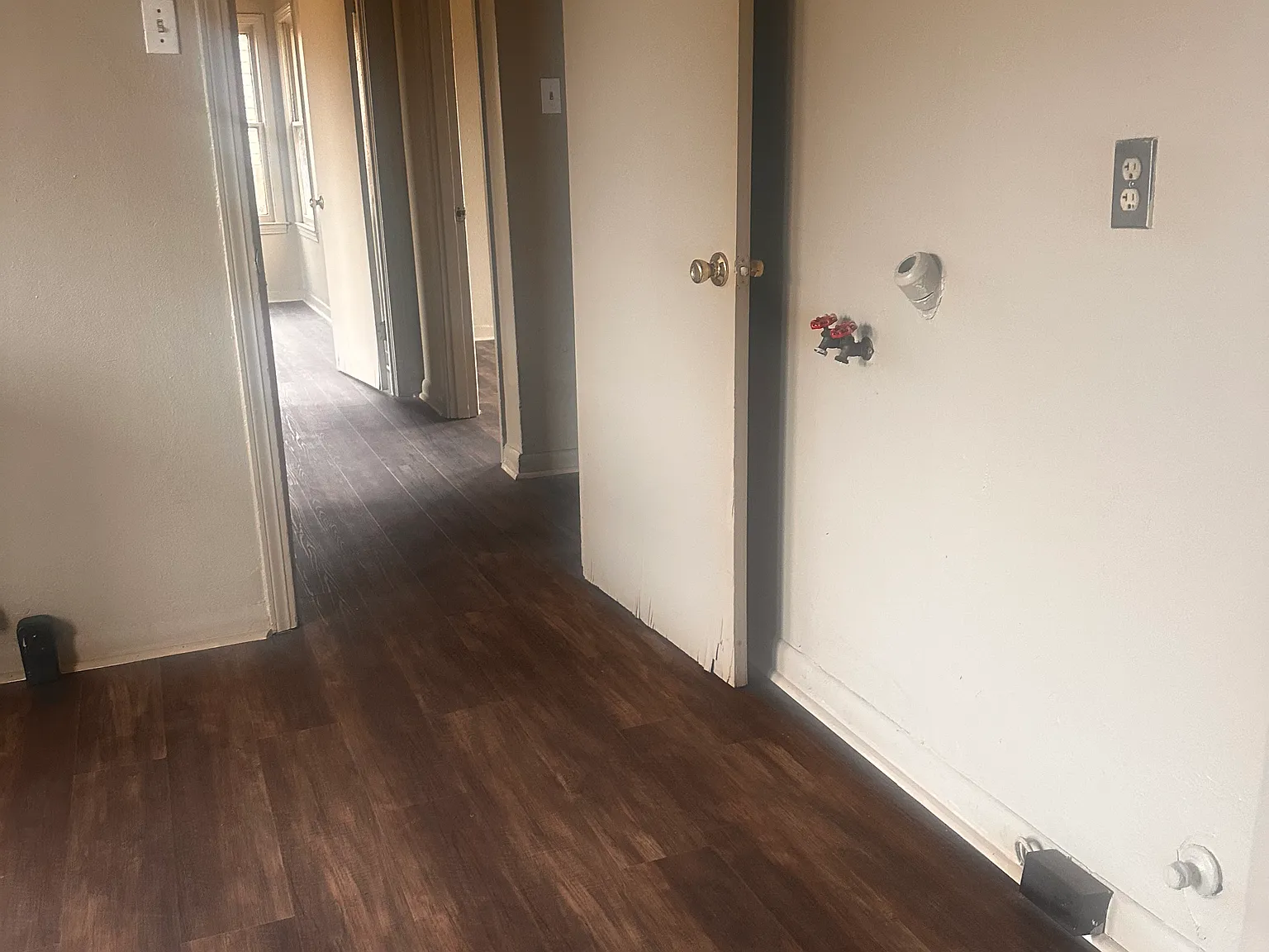 1006 Campbell St — Photo 4