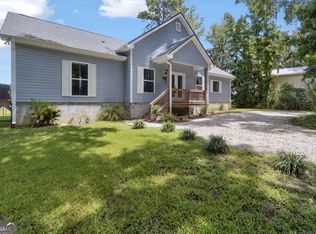 221 E 1st St, Midway, GA 31320