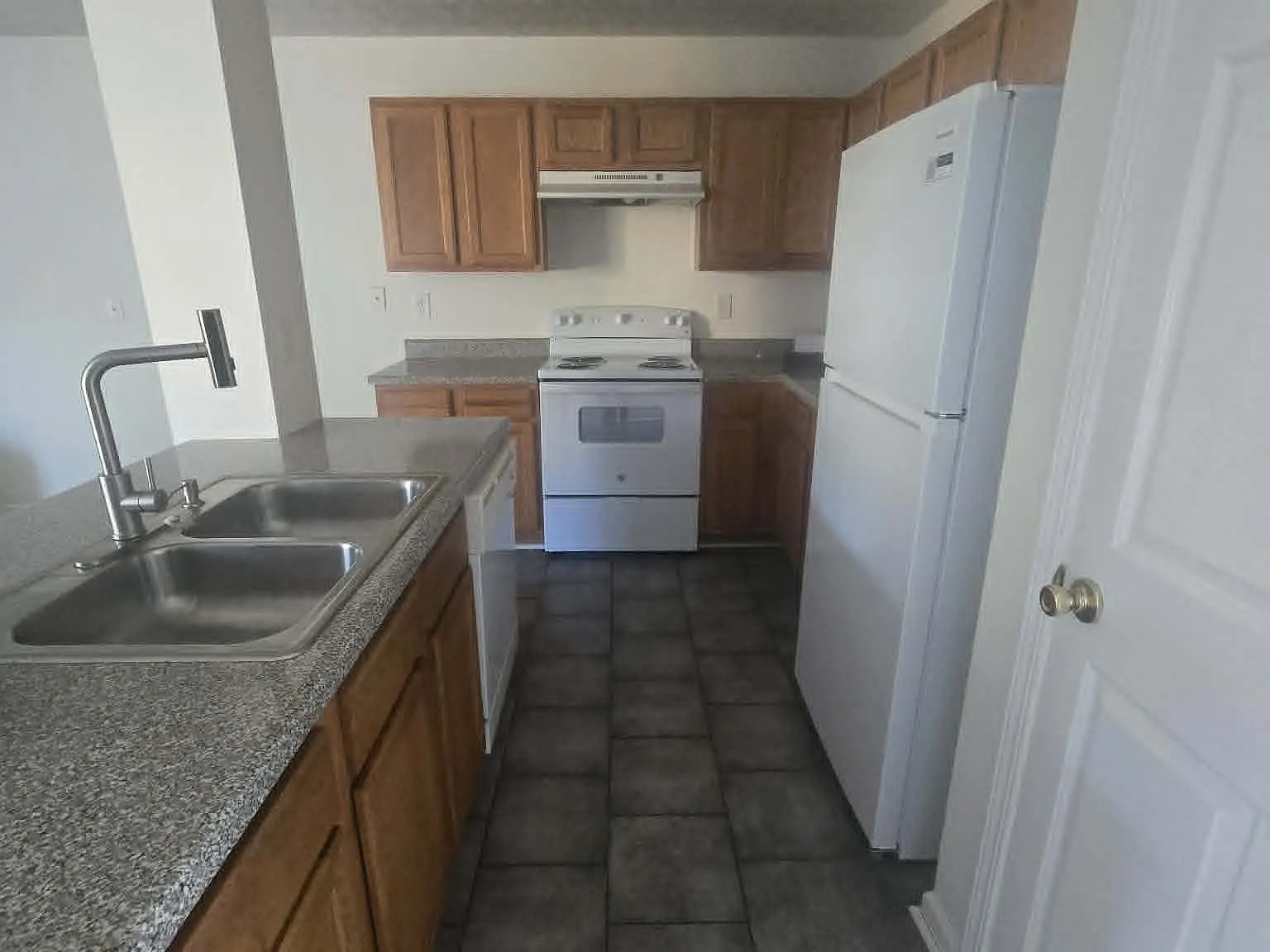 1 bed, 1152 sqft, $1,395 — Photo 3