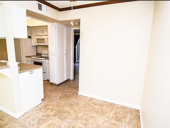 4th image of 4473 Marlborough Ave Unit 2