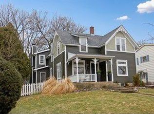 754 Lenox Rd, Glen Ellyn, IL 60137