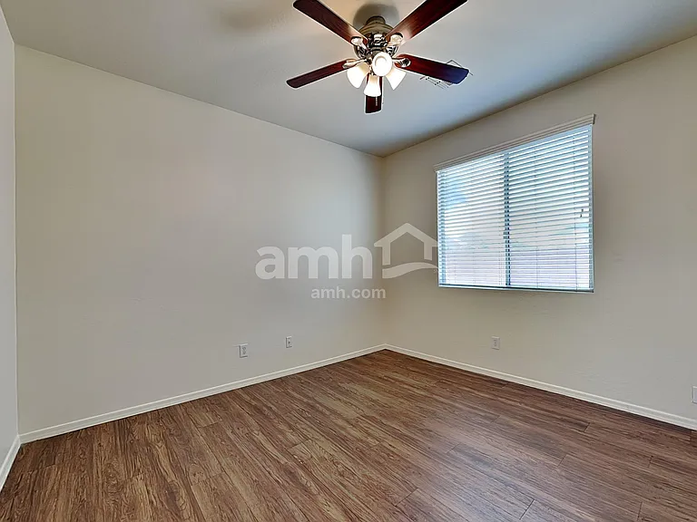 7225 S 73rd Dr — Photo 19