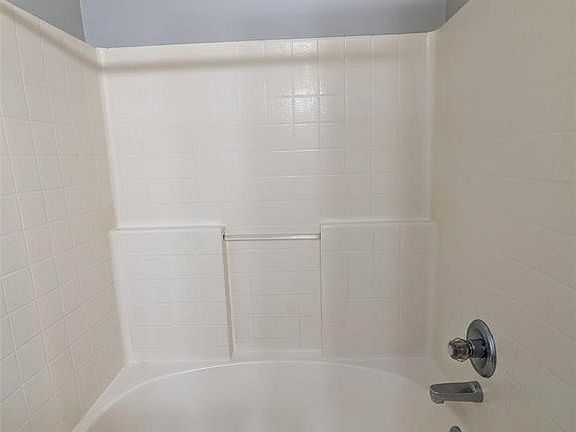 2nd image of 3557 Edgewood Rd