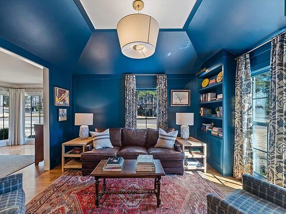 5th image of 8301 Beekman Pl