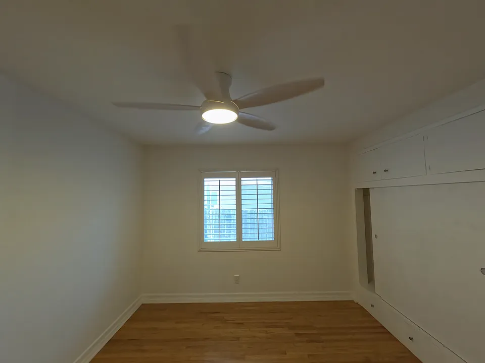 255 W La Verne Ave #3