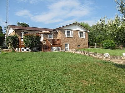 2nd image of 180 Fawn Ln