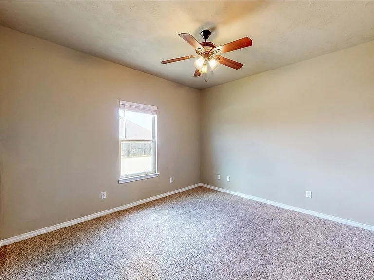 3414 Cullen Trl — Photo 8