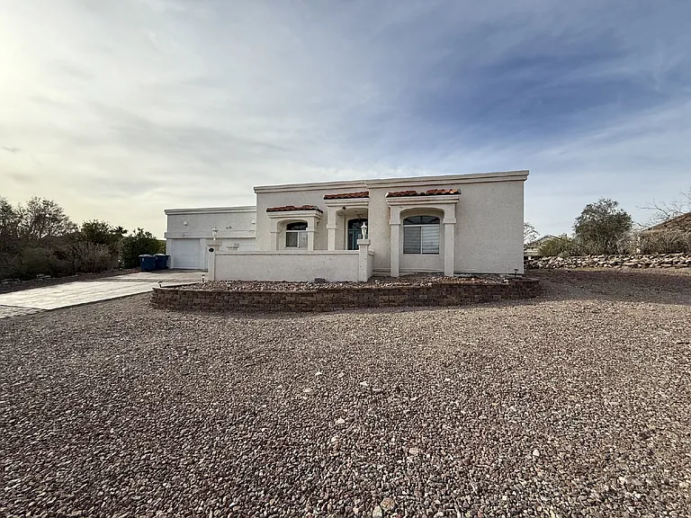 3443 Sunbonnet Dr — Photo 1
