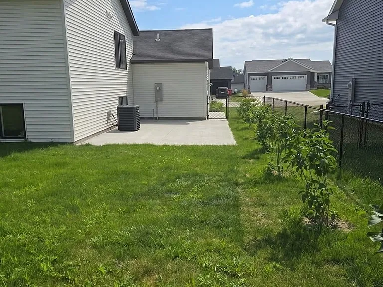1842 Brandt Dr NE — Photo 8