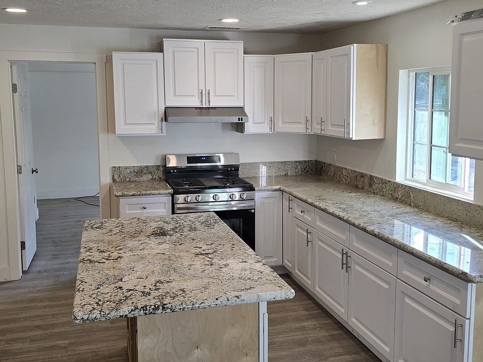 1st image of 20715 Grand Ave