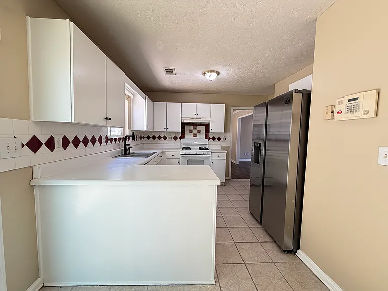 3272 Sentinel Cir — Photo 12