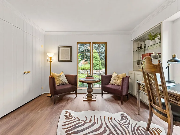 990 W Parkhill Dr — Photo 18