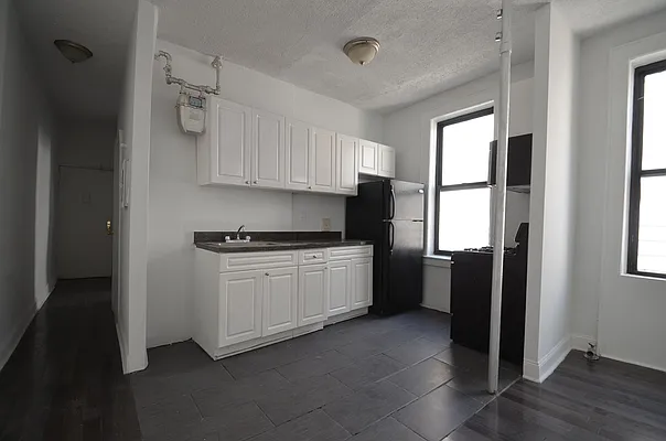 Rented by CITY SKYLINE REALTY INC | media 4