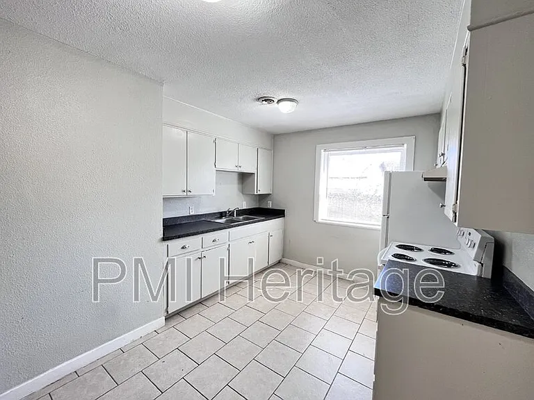 15 W Martin Luther King Jr Blvd #3 — Photo 4