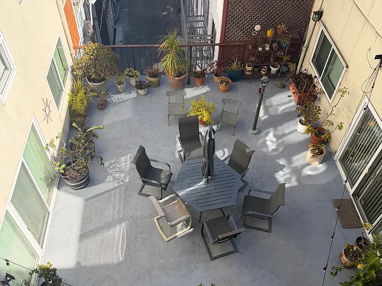 1635-1637 Leavenworth St #303 — Photo 7