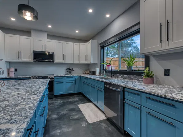 10795 Westshore Rd, Central Okanagan West, BC V1H 2C3