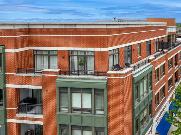 450 Village Center Dr Unit 407, Burr Ridge, IL 60527