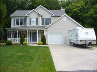 8442 Roosevelt Dr, Gasport, NY 14067