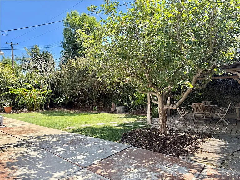 7619 Midfield Ave — Photo 12