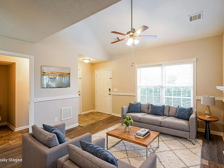1825 Lakewood Village Dr — Photo 4