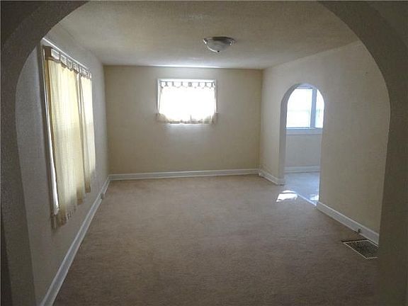 4th image of 950 N Tibbs Ave