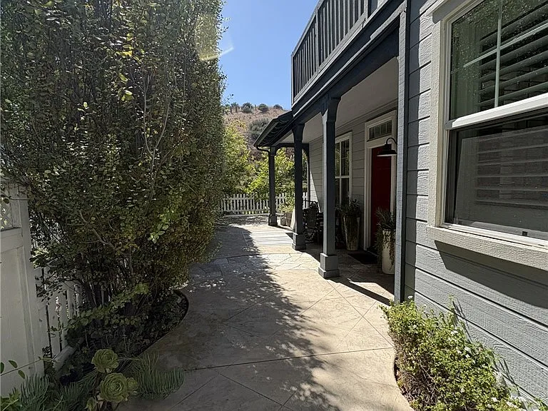 9 Ivy Gate Ln — Photo 12