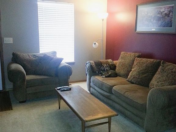 4th image of 1114 N Longview Dr