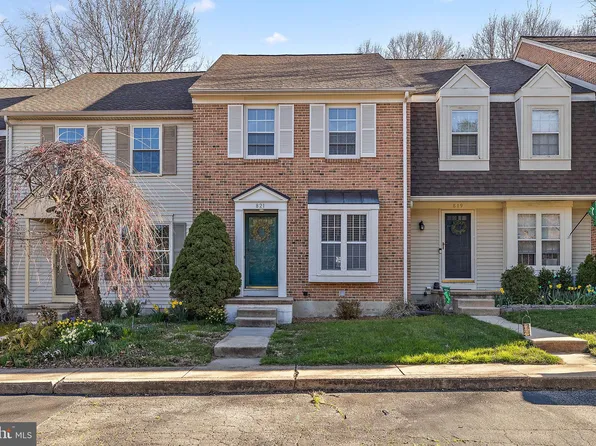 821 Stockbridge Dr, Hockessin, DE 19707