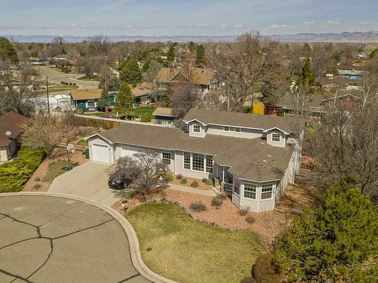 2252 Pine Terrace Ct — Photo 20