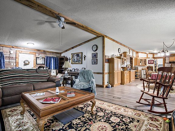 5th image of 1047 Phillips Dr